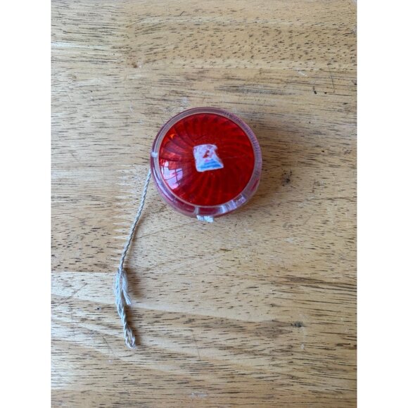Red Plastic Yo-Yo - Picture 1 of 10